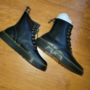 BNIB Dr Marten Boots